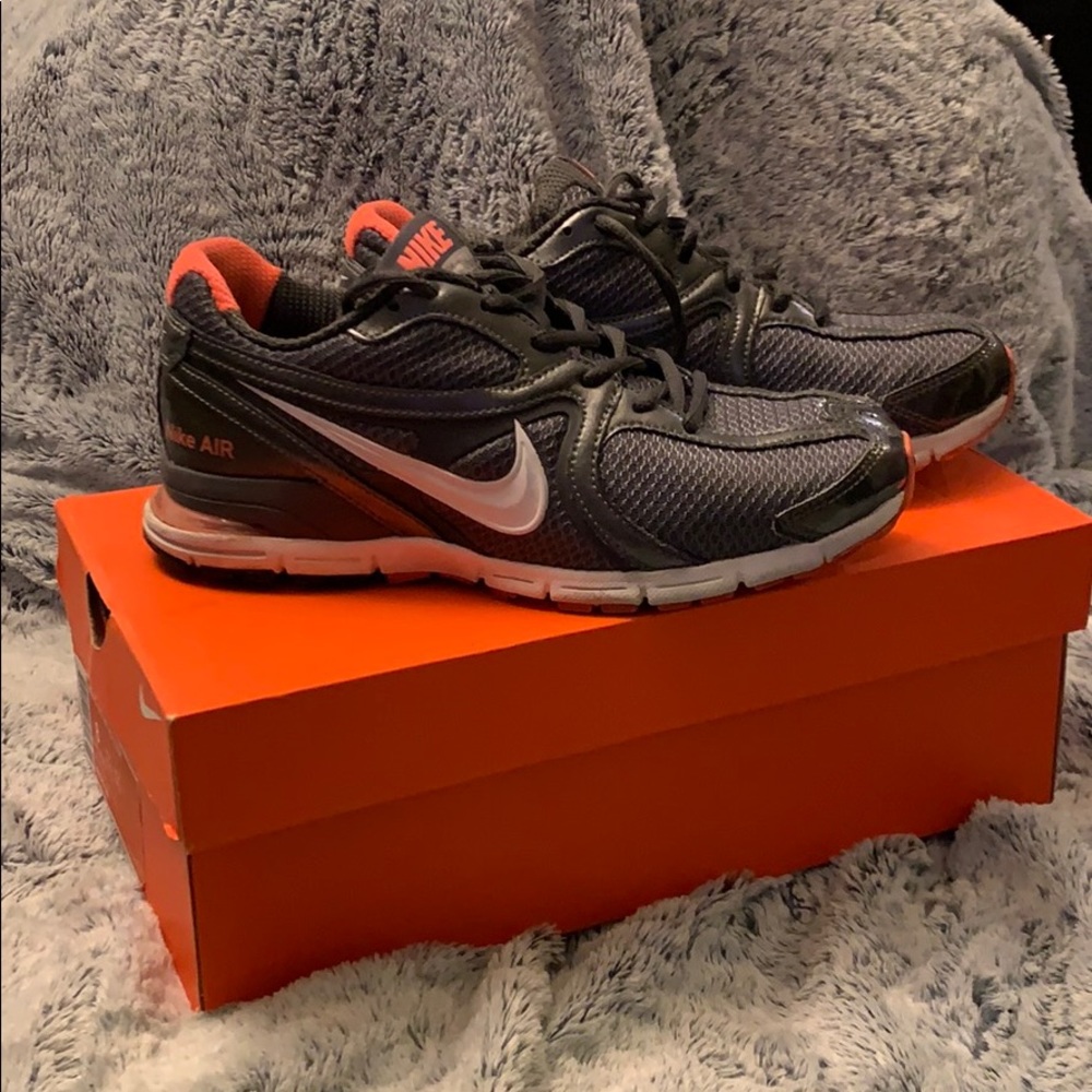 NIKE Air Vidi Sleek